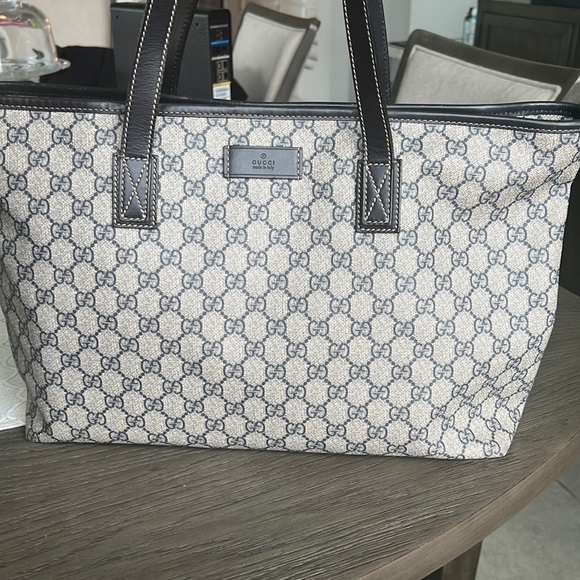Gucci tote bag with zipper
